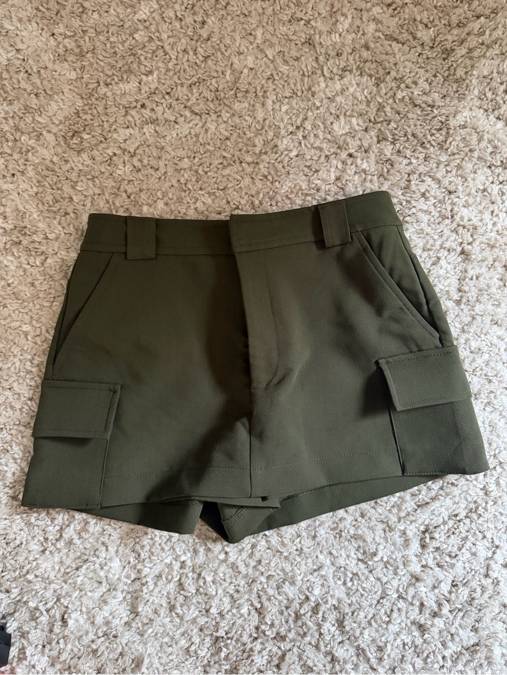 Zara Olive Green Cargo Shorts with Flap Pockets